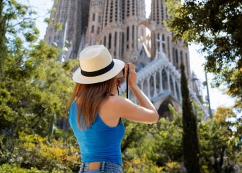 Experience Budapest Like a Local: Unforgettable Sights to Explore in the City of Spas