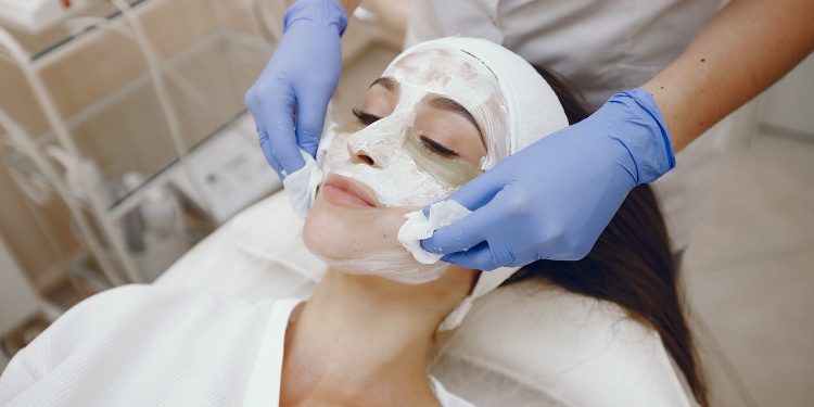 Facial Peeling: What It Is, Types, and Benefits