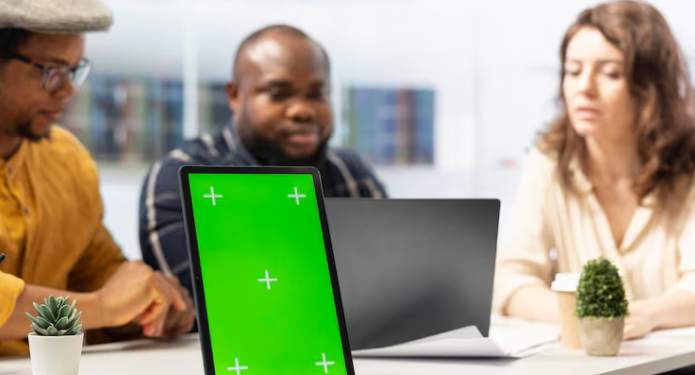 Sharing Media Files on the Desktop Version of WhatsApp